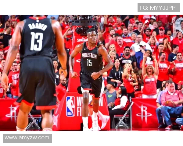 克林特卡佩拉：从年轻新星到NBA顶级中锋的成长之路